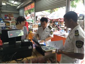 上思縣食藥監(jiān)局推進(jìn)食品銷(xiāo)售質(zhì)量安全十百千萬(wàn)示范工程建設(shè)，筑牢食品安全防線